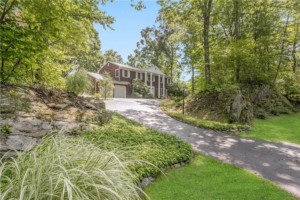 45 Suzanne Lane Pleasantville NY 10570