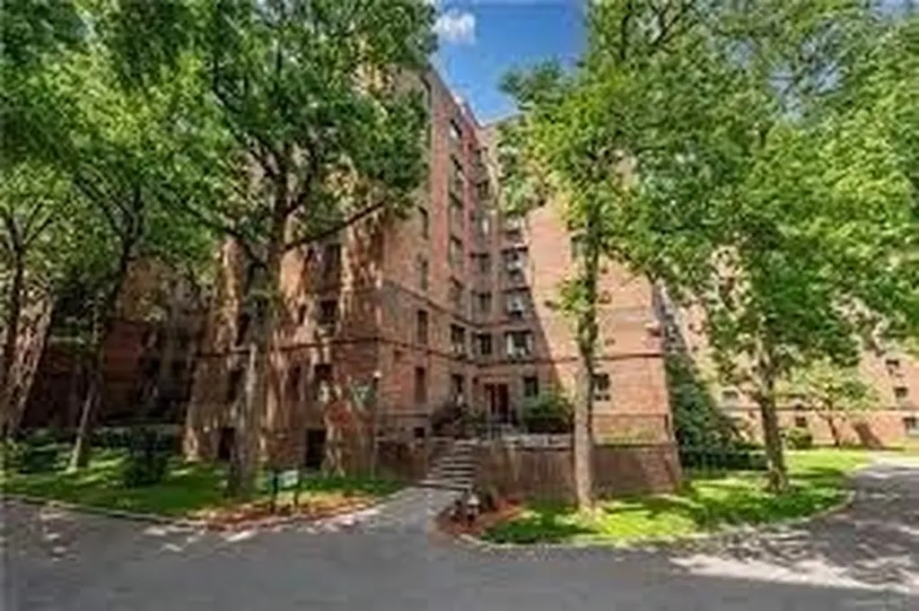 2053 Mcgraw Avenue New York NY 10462