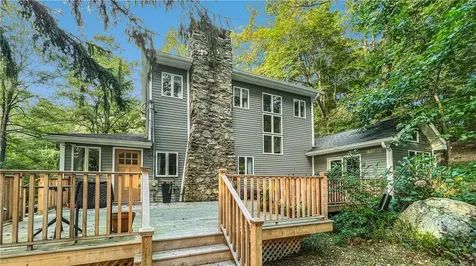 18 Trail Of The Maples Putnam Valley NY 10579