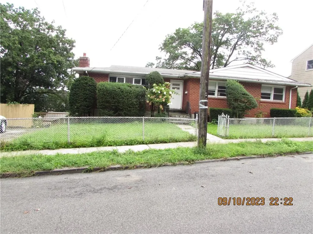 136 Frederic Street Yonkers NY 10703