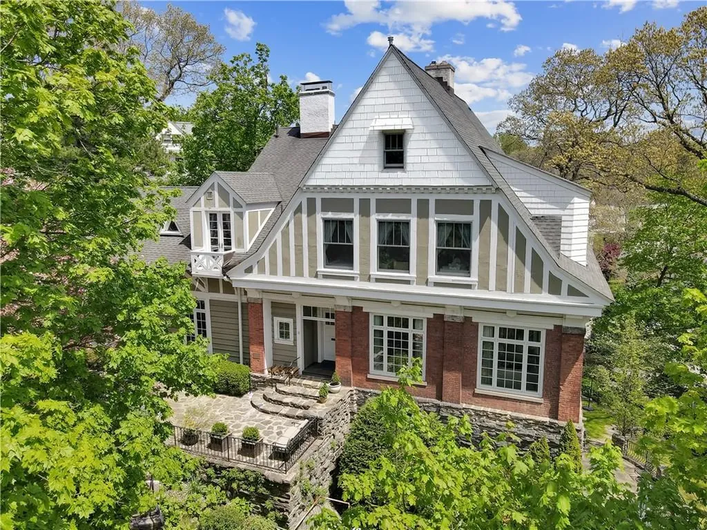 8 Park Avenue Bronxville NY 10708