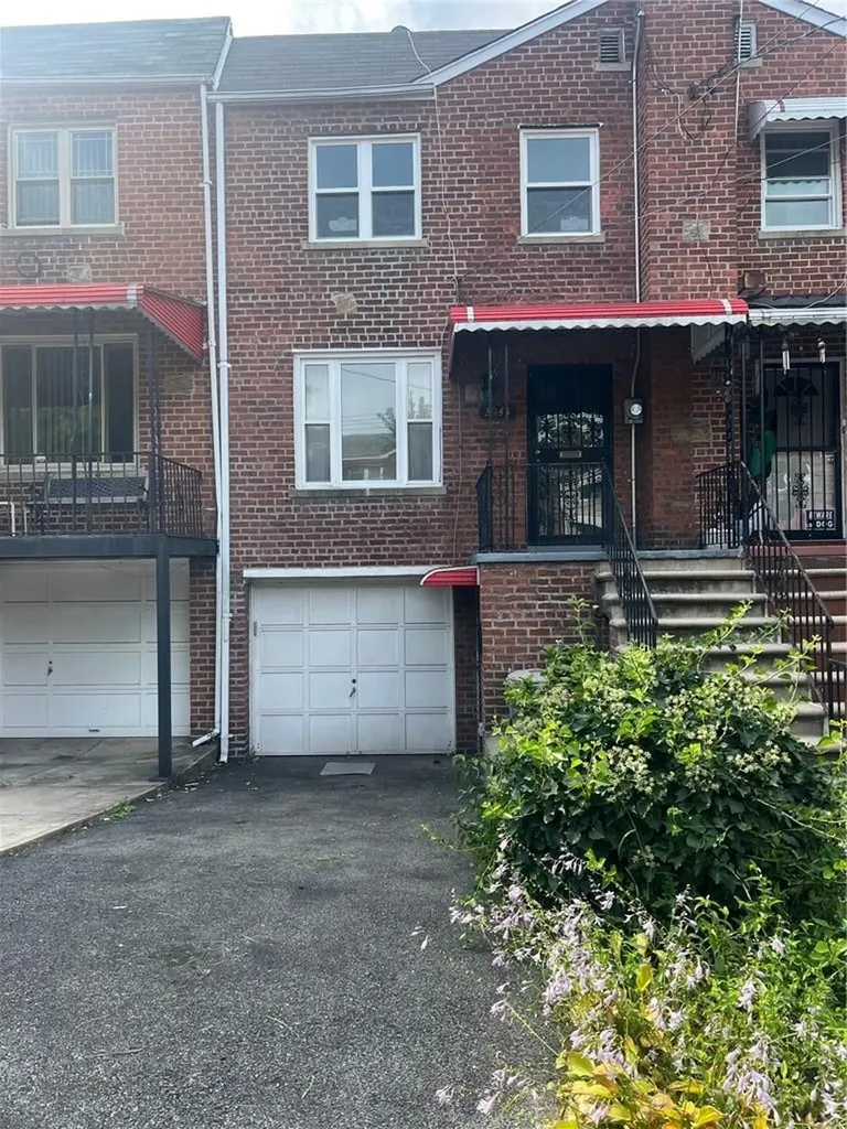 2943 Lurting Avenue Bronx NY 10469