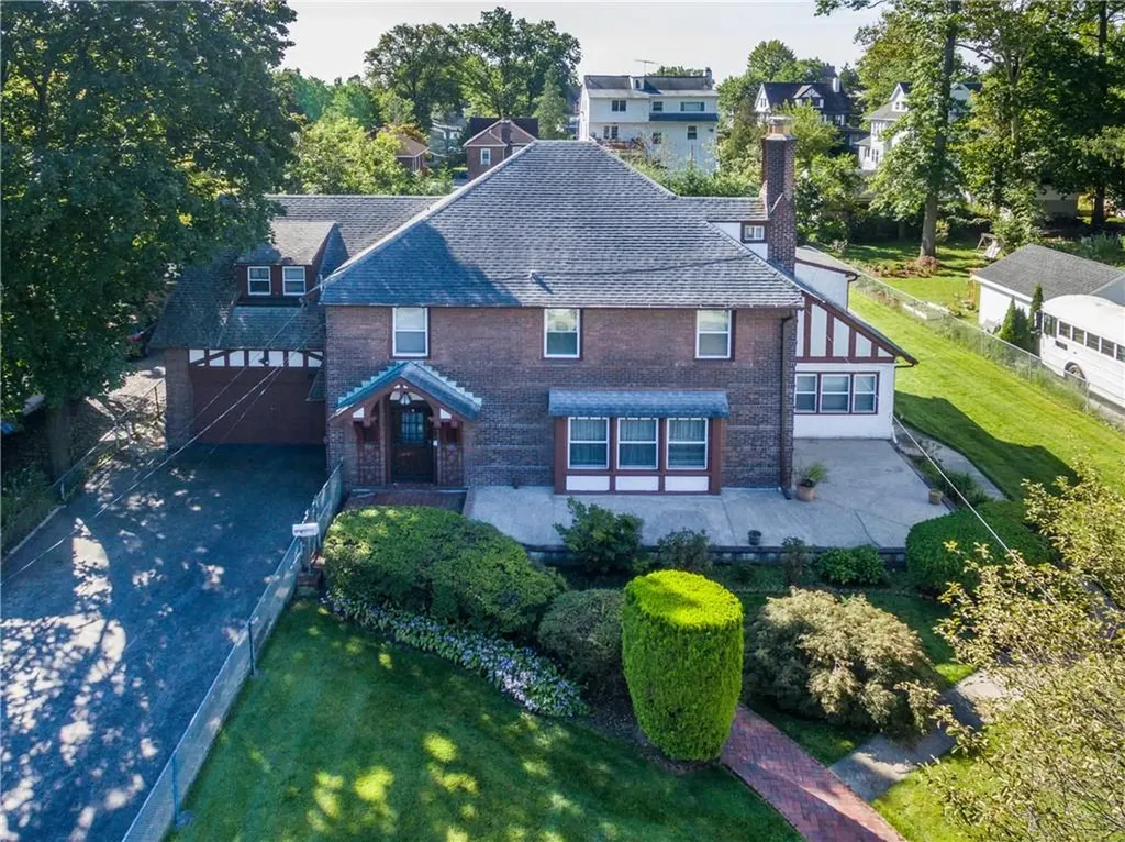 174 Coligni Avenue New Rochelle NY 10801