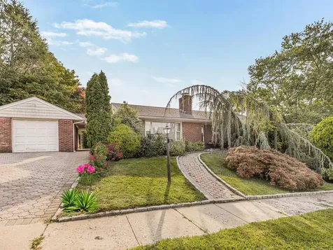 221 Dunwoodie Street Yonkers NY 10704