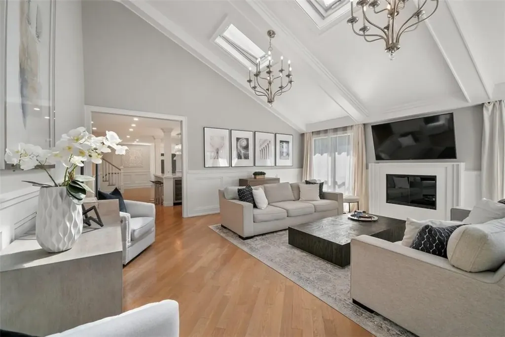 16 Brookridge Road New Rochelle NY 10804