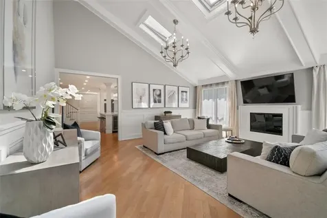 16 Brookridge Road New Rochelle NY 10804