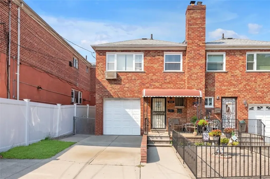 2567 Flint Avenue Bronx NY 10475