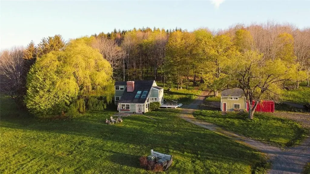 186 County Route 164 Callicoon NY 12723
