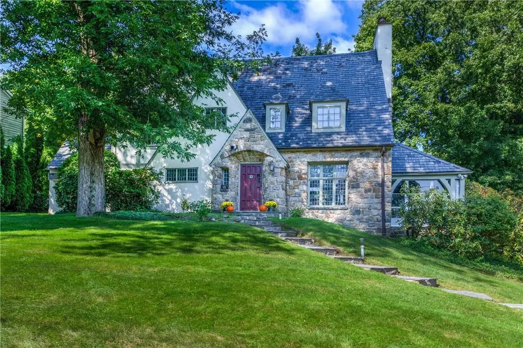 323 Lyncroft Road New Rochelle NY 10804