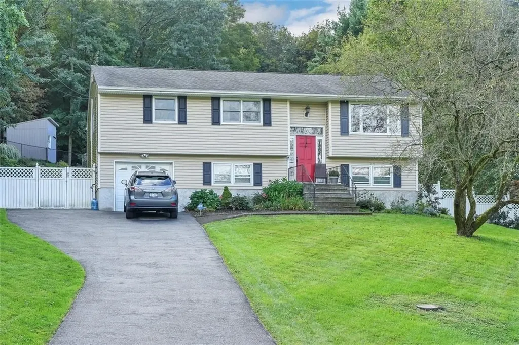 10 Strawberry Lane Monroe NY 10950