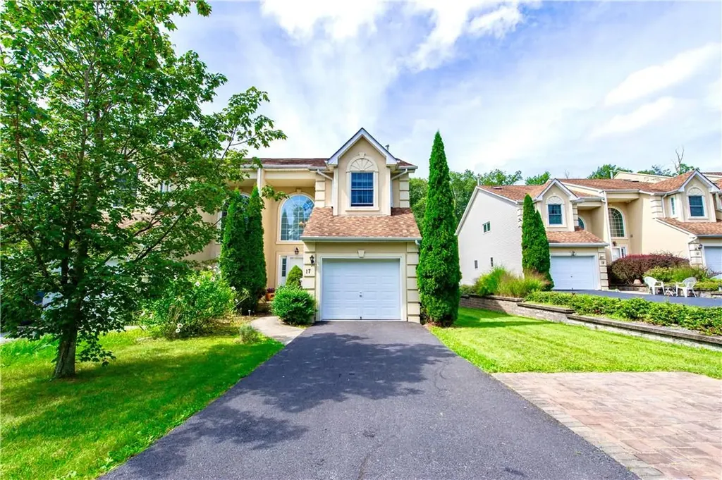 17 Oak Hill Road Middletown NY 10941