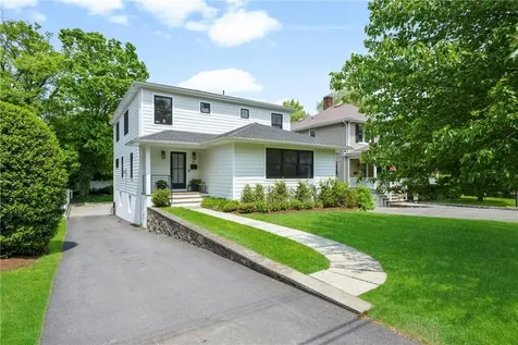 23 Holly Place Larchmont NY 10538