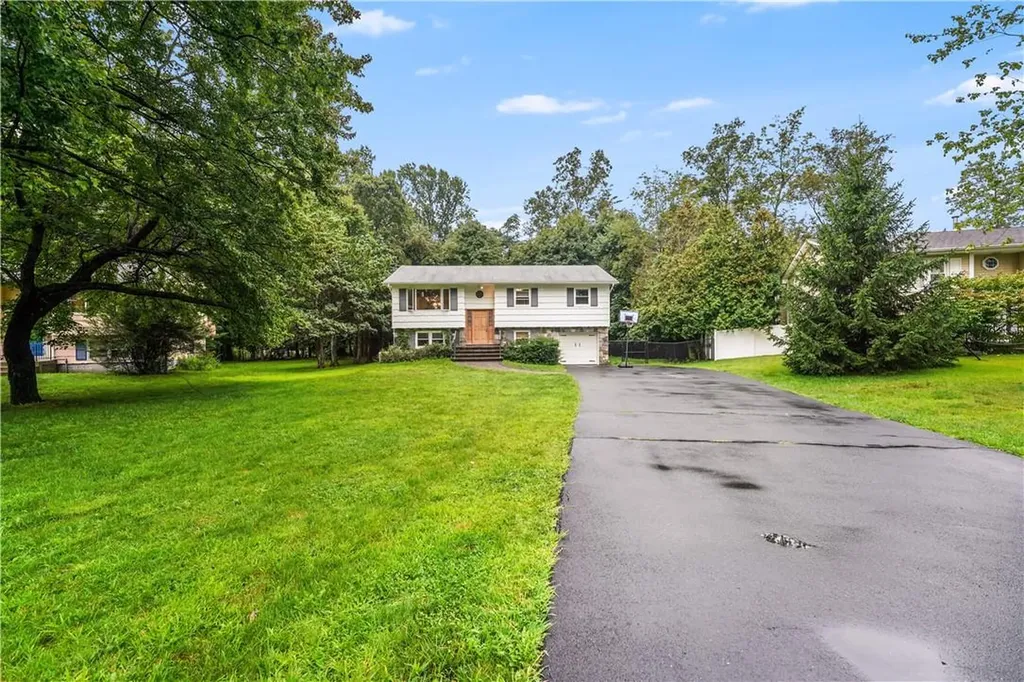 28 Lancaster Drive Suffern NY 10901