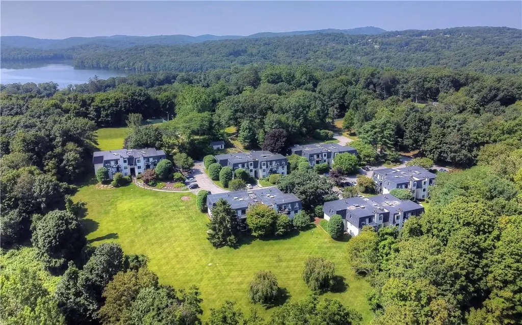 604 Drew Lane Carmel NY 10512