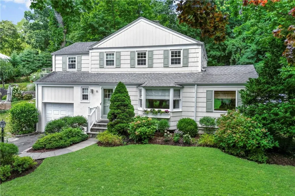 16 Lafayette Road Larchmont NY 10538