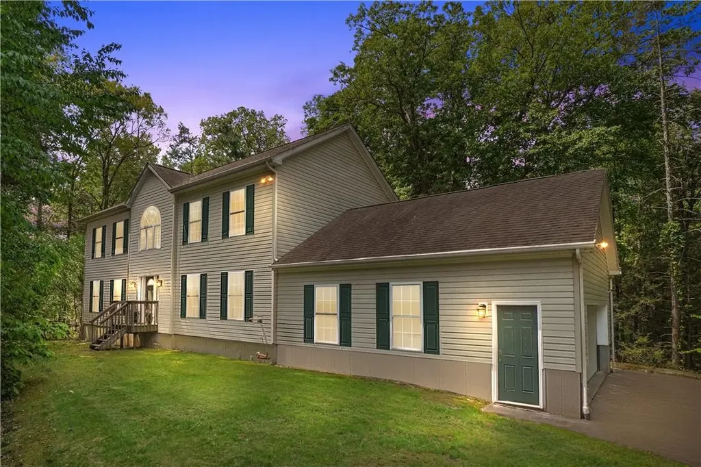 9 N Park Place Hyde Park NY 12538