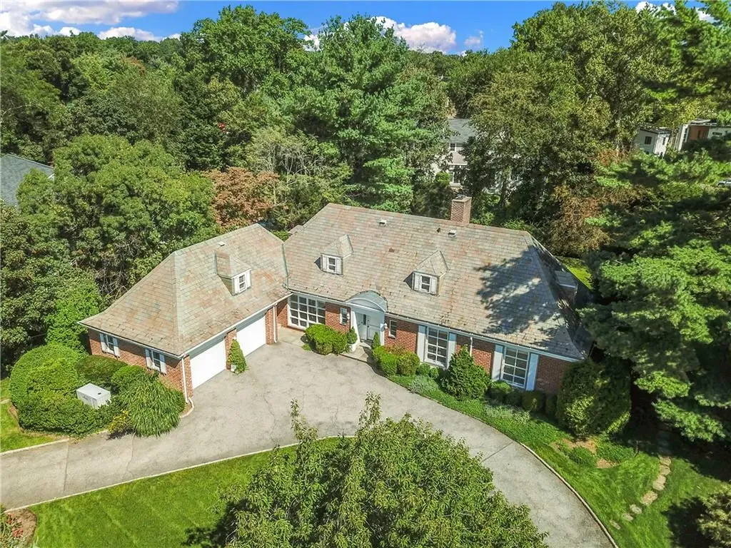 1030 Seahaven Drive Mamaroneck NY 10543