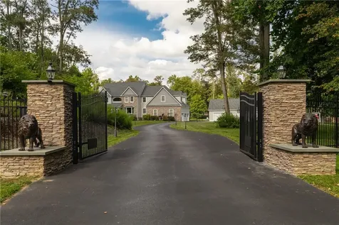 10 Parasol Ridge Poughkeepsie NY 12603