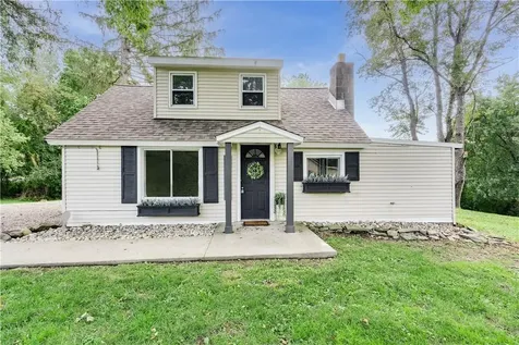263 S Quaker Lane Hyde Park NY 12538