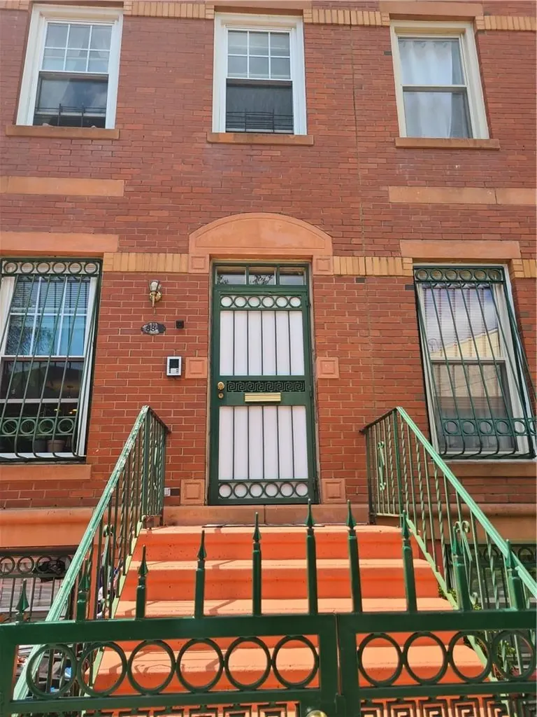 884 E 161st Street Bronx NY 10459