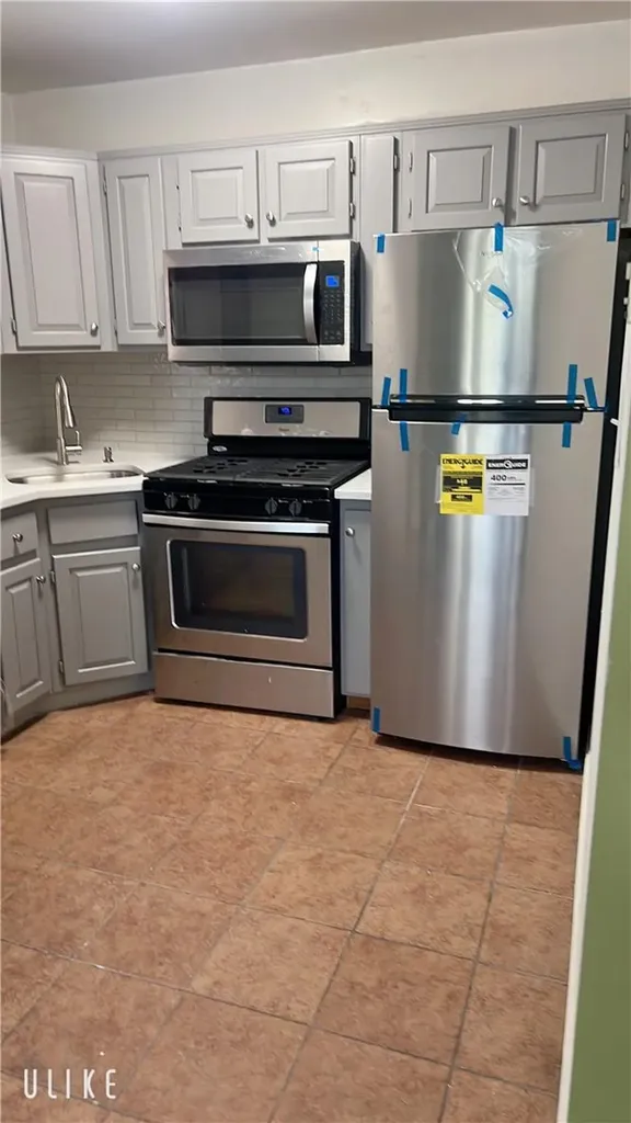 856 Van Nest Avenue Bronx NY 10462