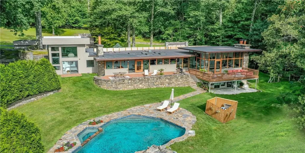 18 Old Roaring Brook Road Mount Kisco NY 10549