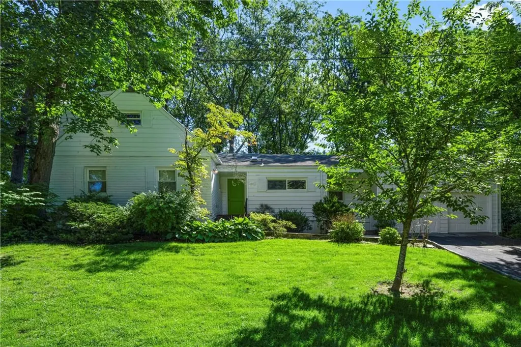 15 Split Rock Lane New Rochelle NY 10804