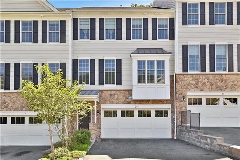29 Dennis Lane Pleasantville NY 10570