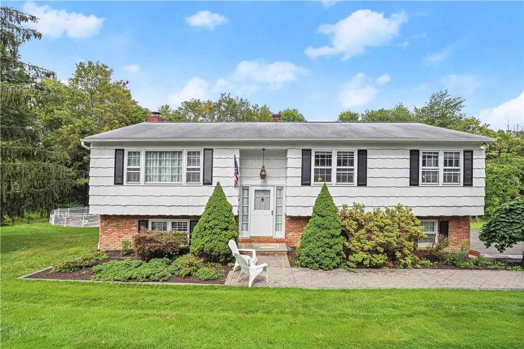 18 Eleanor Drive Mahopac NY 10541