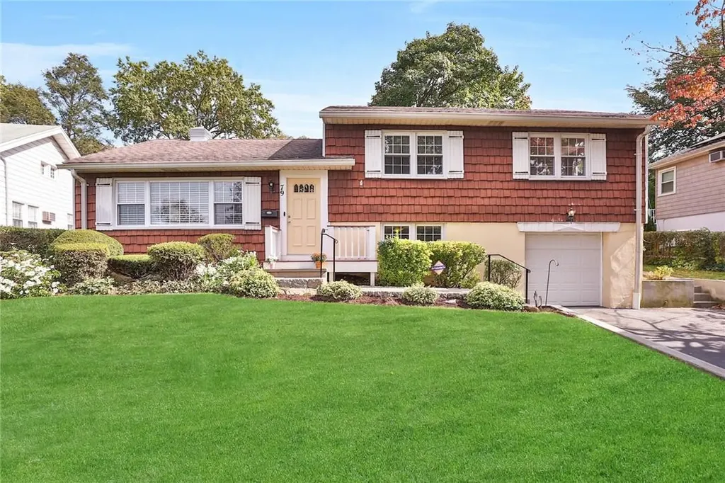 79 Pershing Avenue New Rochelle NY 10801