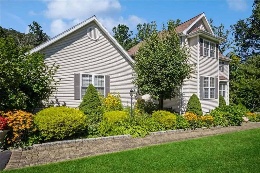 80 Pennebrook Lane Carmel NY 10512