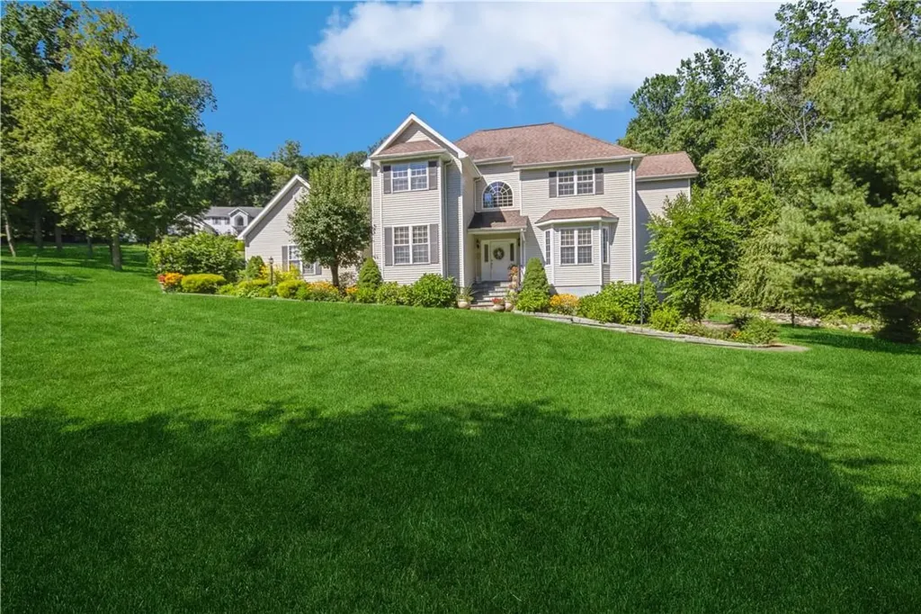80 Pennebrook Lane Carmel NY 10512