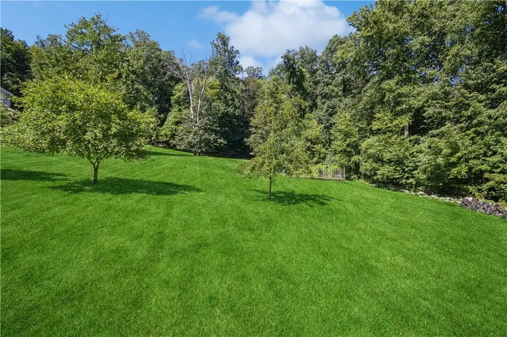 80 Pennebrook Lane Carmel NY 10512