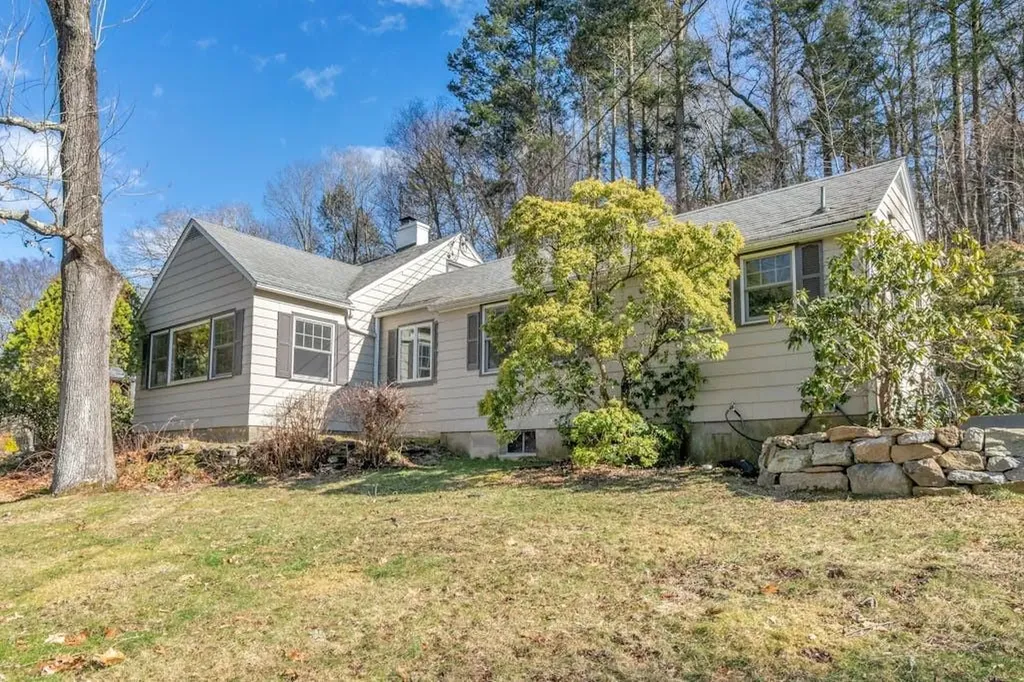 56 Laurelton Road Mount Kisco NY 10549