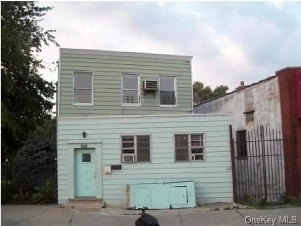 1256 E Gun Hill Road Bronx NY 10469