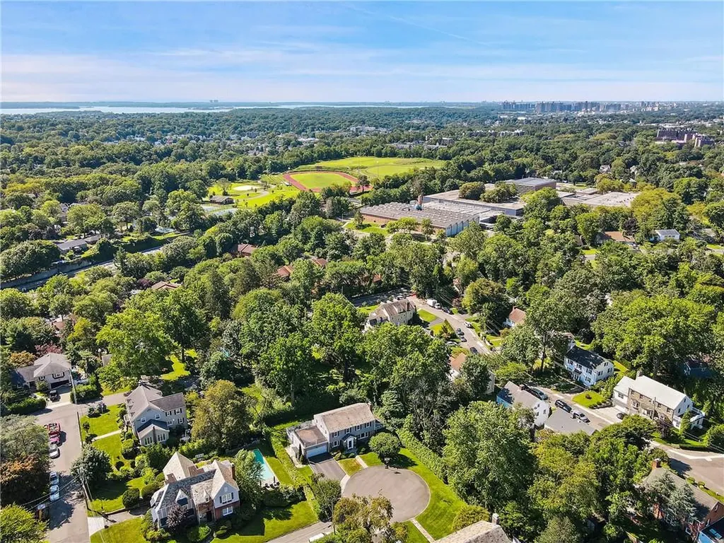 30 Colonial Road Bronxville NY 10708