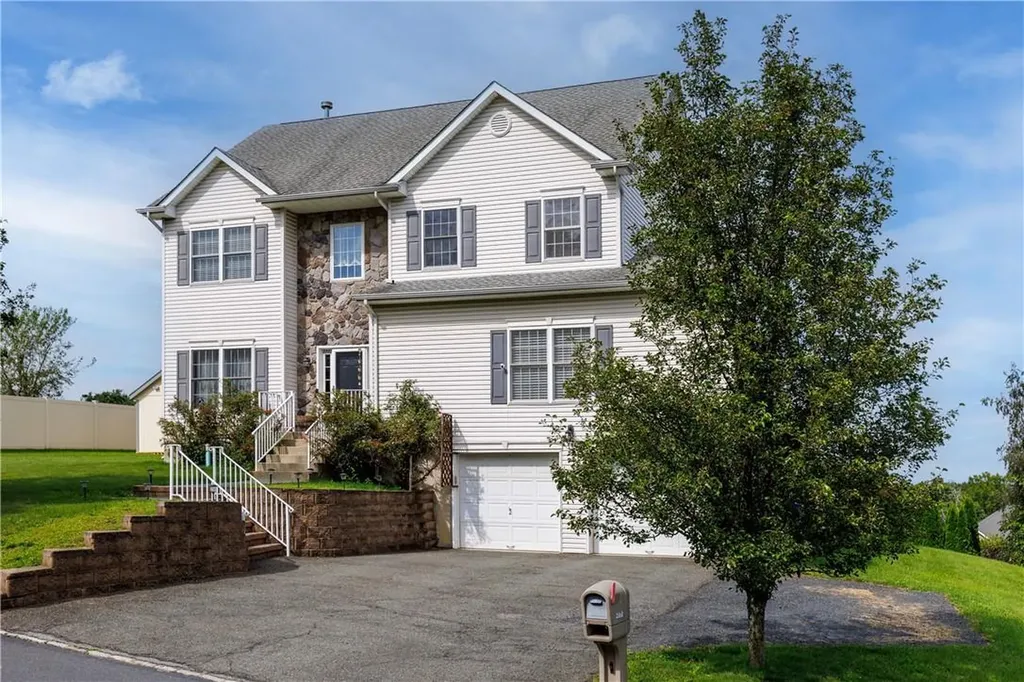 2058 Independence Drive New Windsor NY 12553