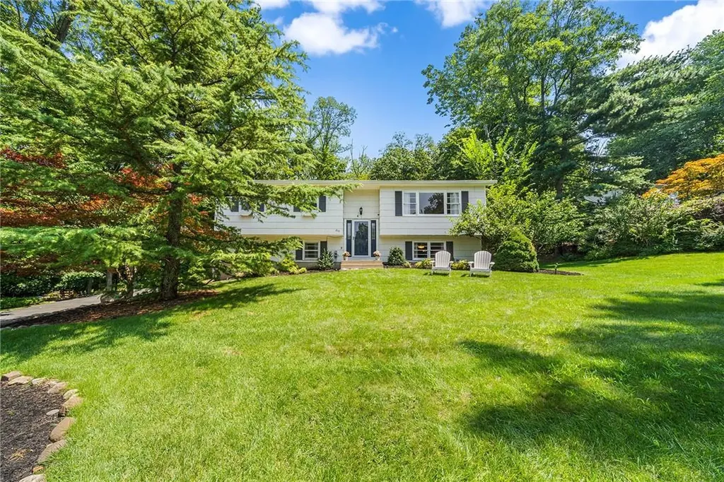 823 Tulip Drive Valley Cottage NY 10989