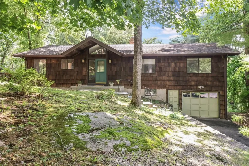 8 Red Oak Lane Mount Kisco NY 10549