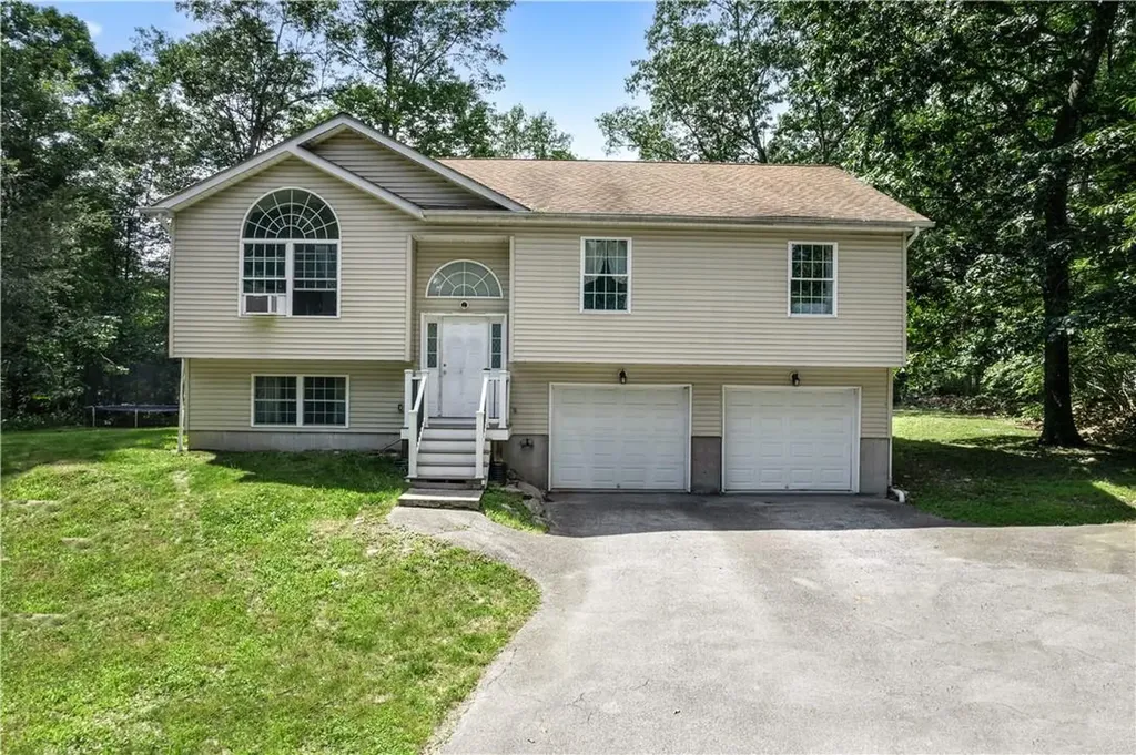 41 Krystal Lane Wallkill NY 12589