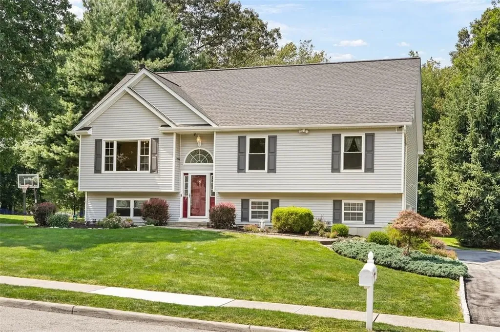 15 Seals Drive Monroe NY 10950