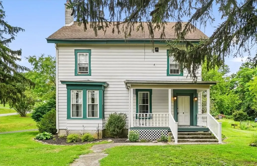 2 Penny Lane Marlboro NY 12542