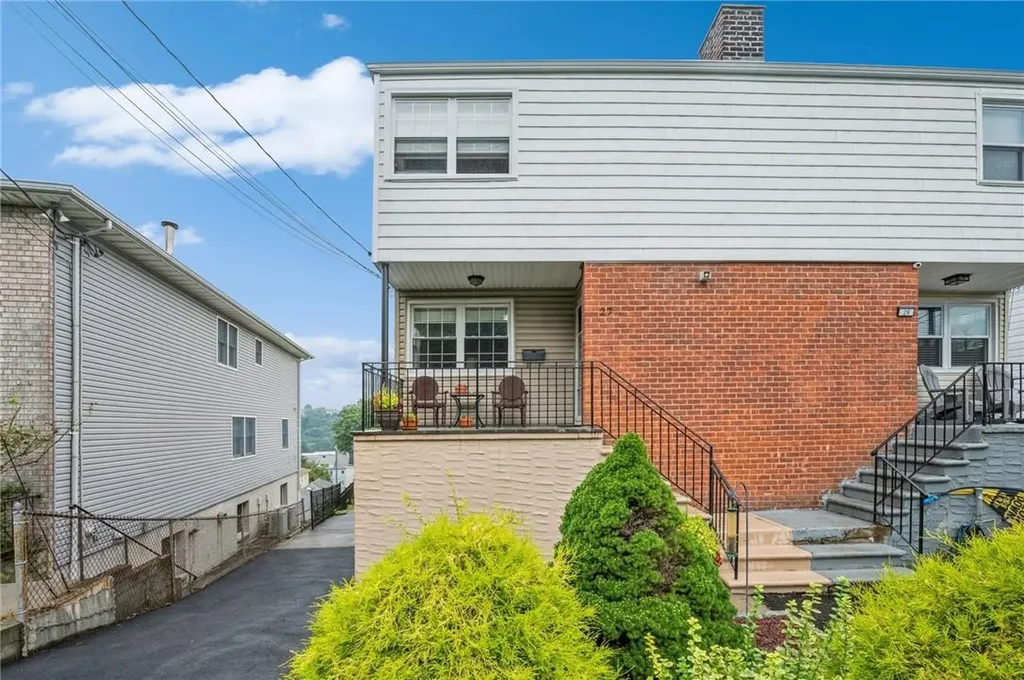 27 Troy Lane Yonkers NY 10701