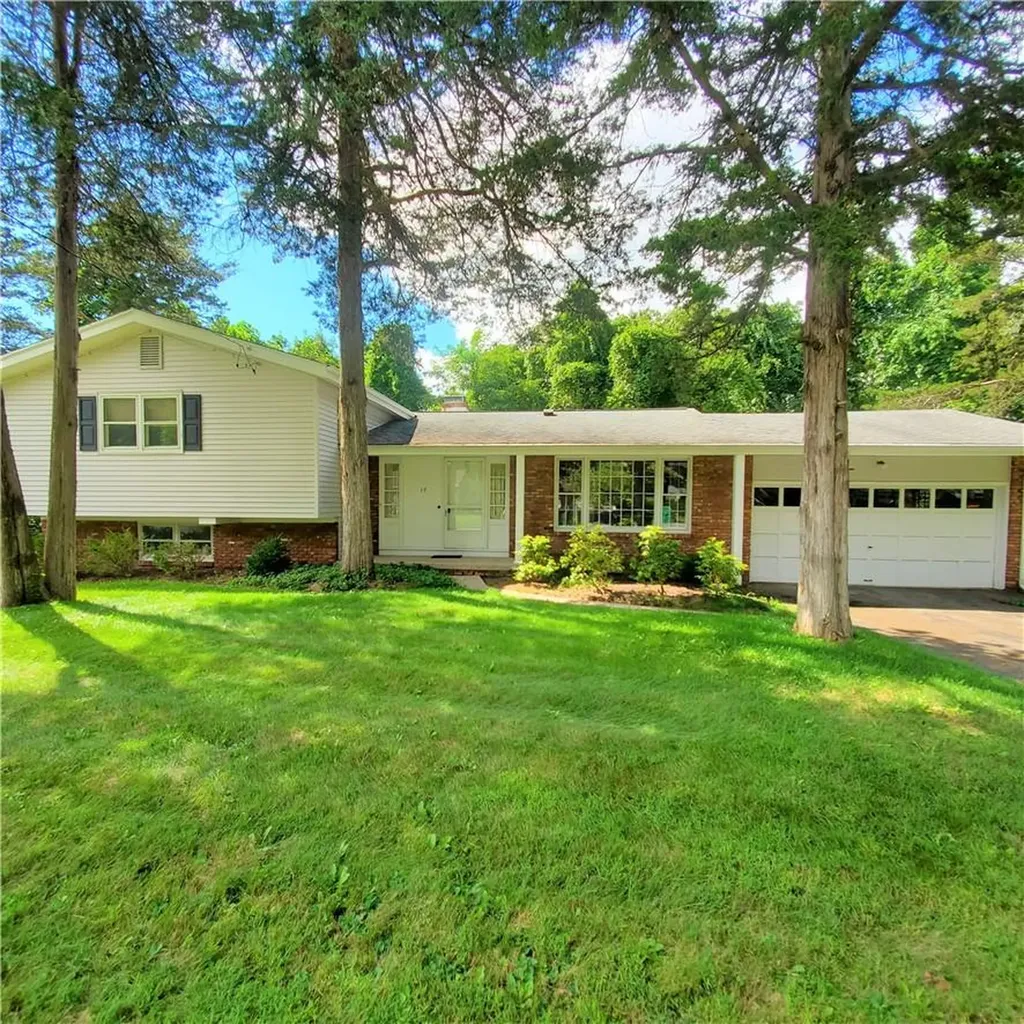 17 Horizon Hill Drive Poughkeepsie NY 12603