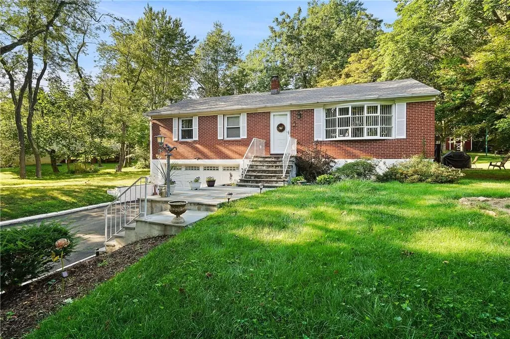 62 Baldwin Lane Mahopac NY 10541