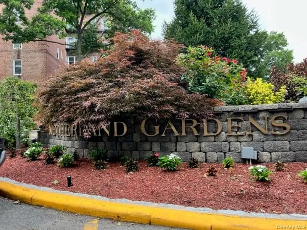 5621 Netherland Avenue Bronx NY 10471
