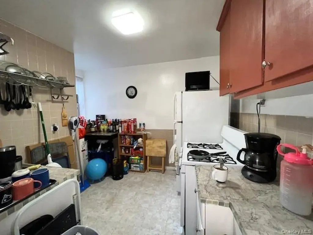 5621 Netherland Avenue Bronx NY 10471