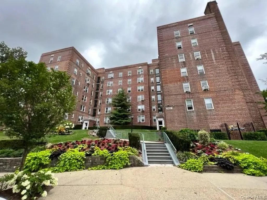 5621 Netherland Avenue Bronx NY 10471