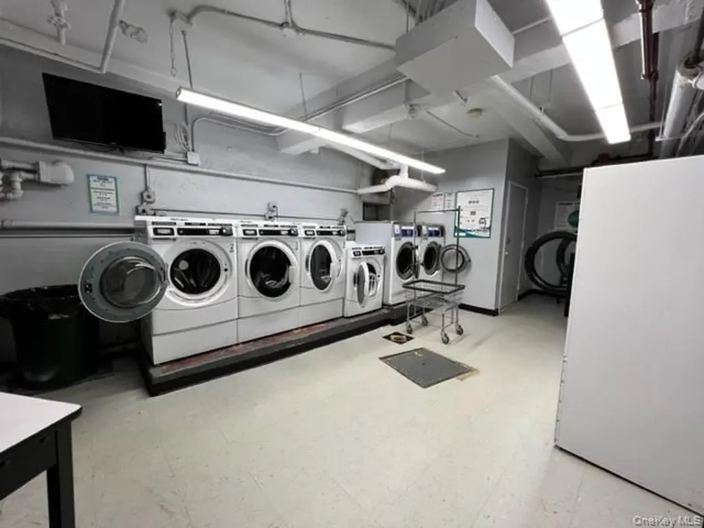 5621 Netherland Avenue Bronx NY 10471