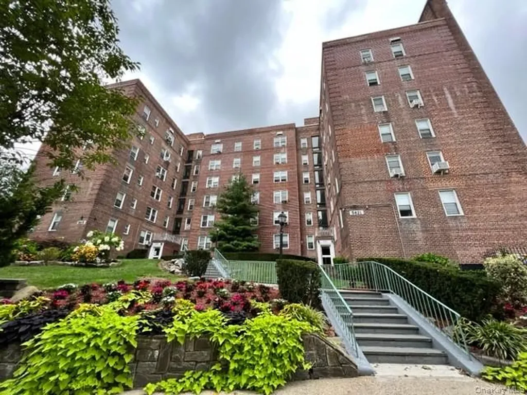 5621 Netherland Avenue Bronx NY 10471